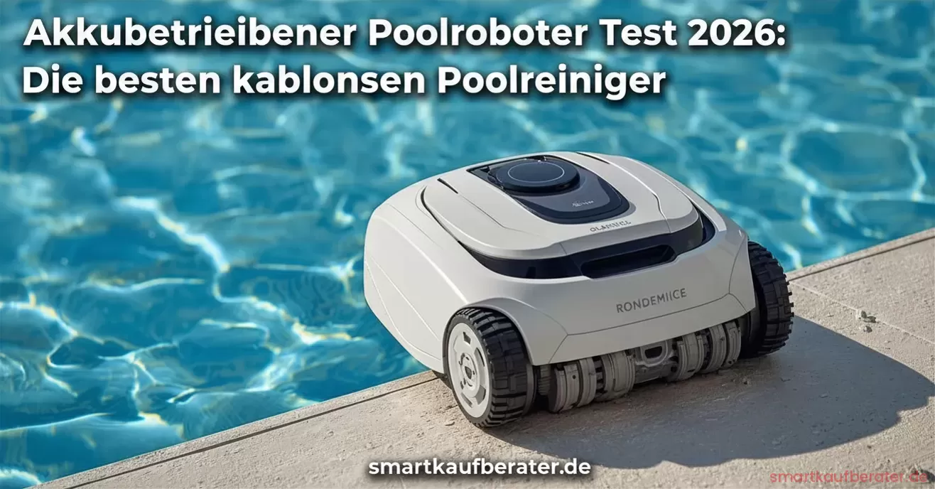 Akkubetriebener Poolroboter Test 2026: Die besten kabellosen Poolreiniger 2 Ein moderner akkubetriebener Poolroboter reinigt den blauen Boden eines Gartenpools unter Wasser, im Hintergrund eine sonnige Terrasse.